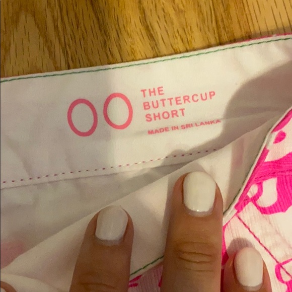 Hot pink elephant patterned Lily Pulitzer shorts - Picture 4 of 5